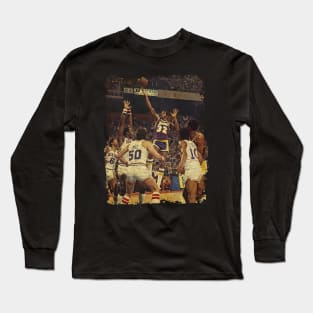 Magic Johnson vs Sixers - NBA Finals Game 6, 1980 Long Sleeve T-Shirt